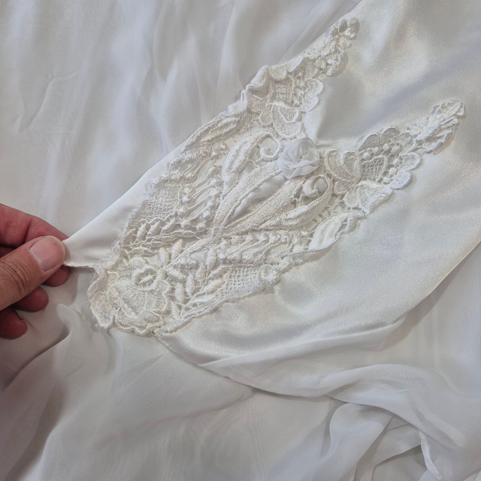 VTG Flora Nikrooz White Silk Chiffon Robe Embroidered Lace Peignoir Bridal L USA