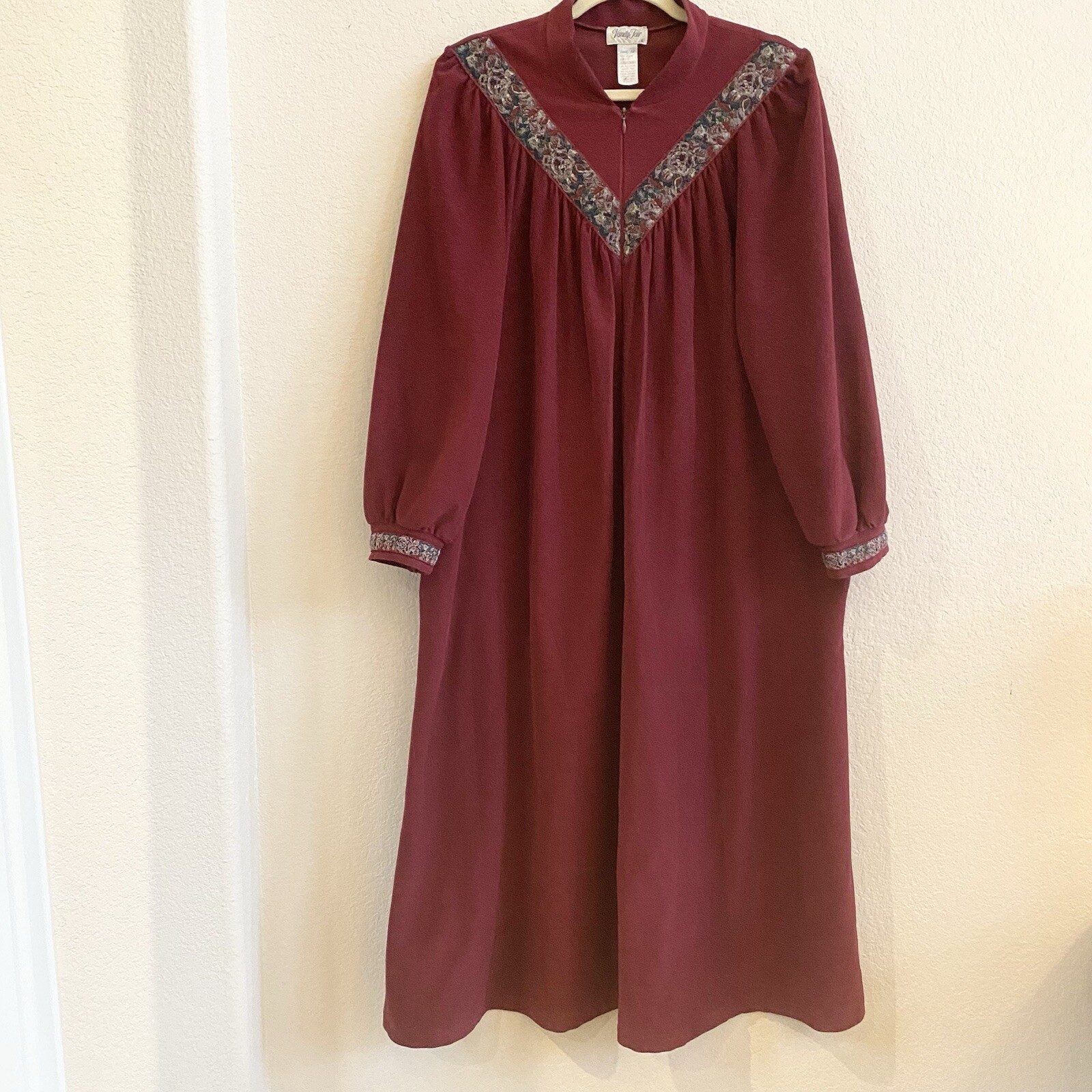 VTG VANITY FAIR Women Size L Trim Maroon Zip Front Loungewear Robe Gown