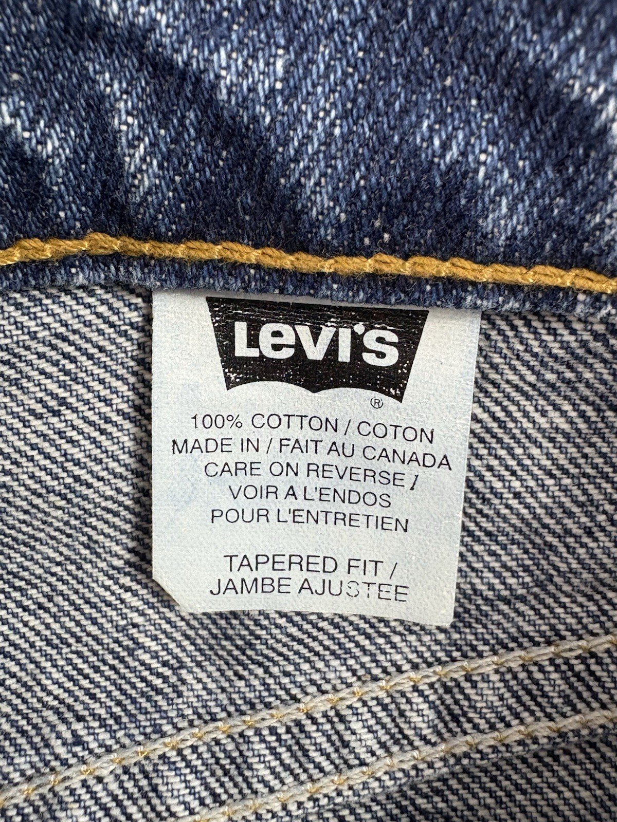 Vintage 1995 Levi’s Women’s Jeans 25×32 Tapered Fit Made Canada Deadstock