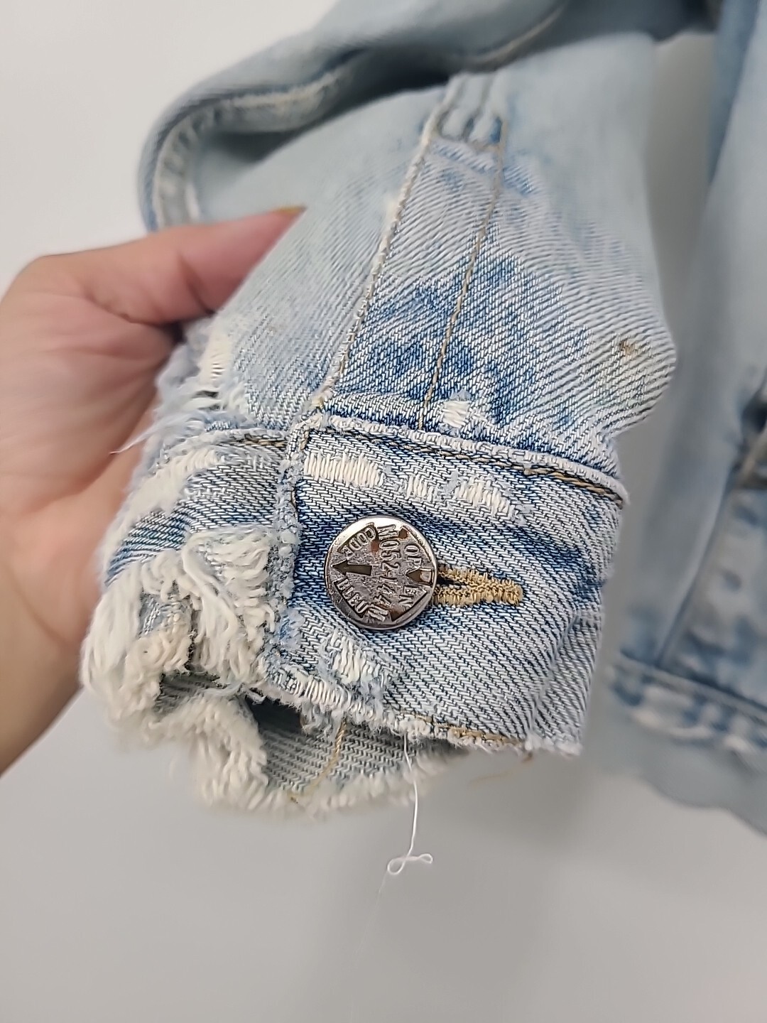 Vintage Code Bleu Light Wash Denim Distressed Jean Jacket XL Retro 80s 90s