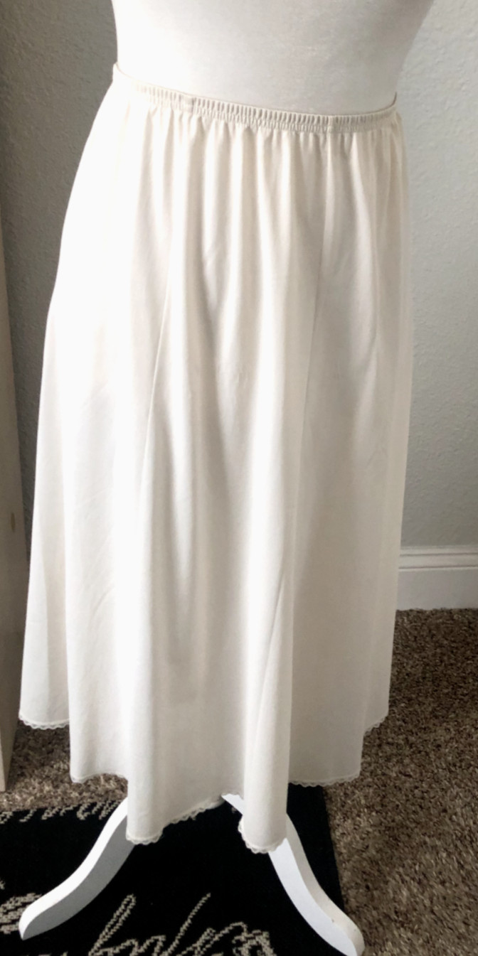 VTG L USA White Nylon Lace 29″ Long HALF SLIP Retro SILKY Tiny Lace Hem Flared