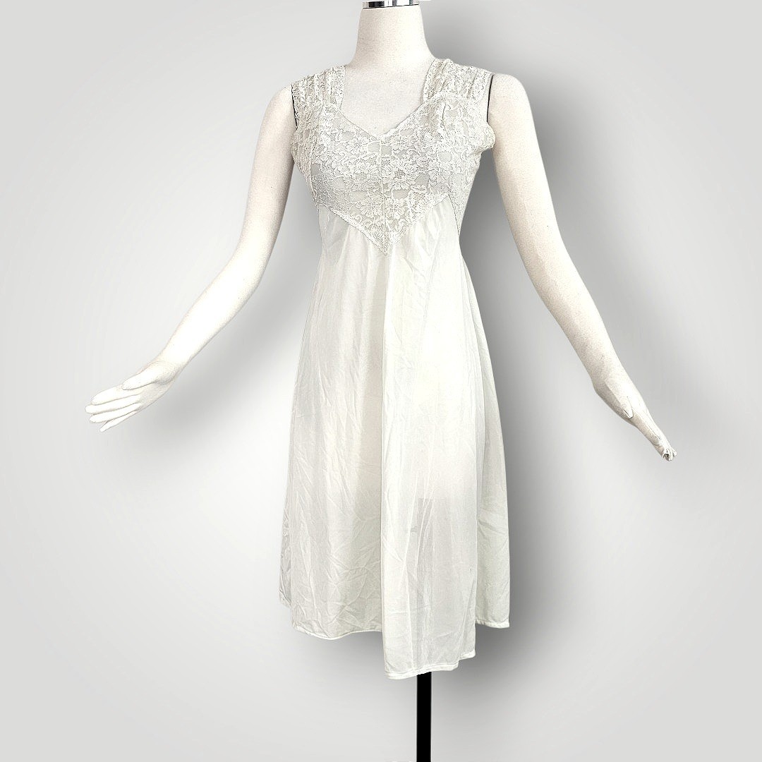 Vintage 1960’s Slip Lingerie Dress Nightgown Pale Yellow Green Lace Sleeveless