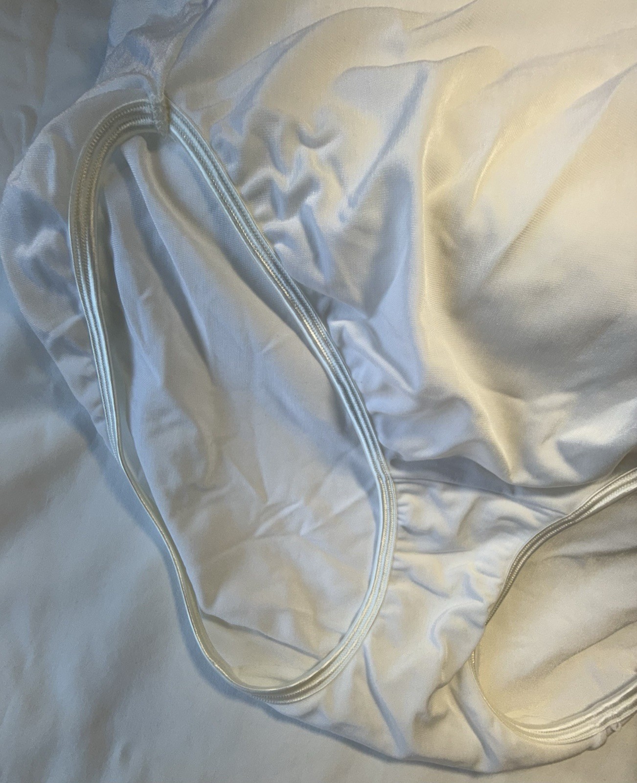 Vanity Fair Silky Smooth Illumination Hi Cut Panties #13808, White, Sz 9/2XL,NEW
