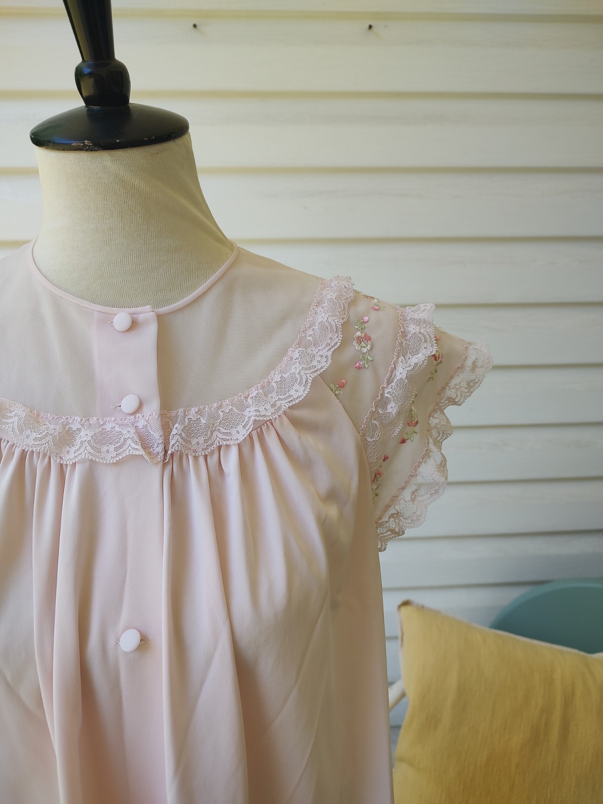 Vintage Shadowline Pink Peignoir Nylon Lace Embroidery Button Front Pocket Sz M