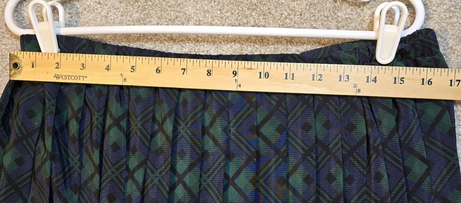 Leslie Fay VTG 2 Pc Sweater & Skirt Set Crests Tartan Plaid Regal USA Made Sz 14