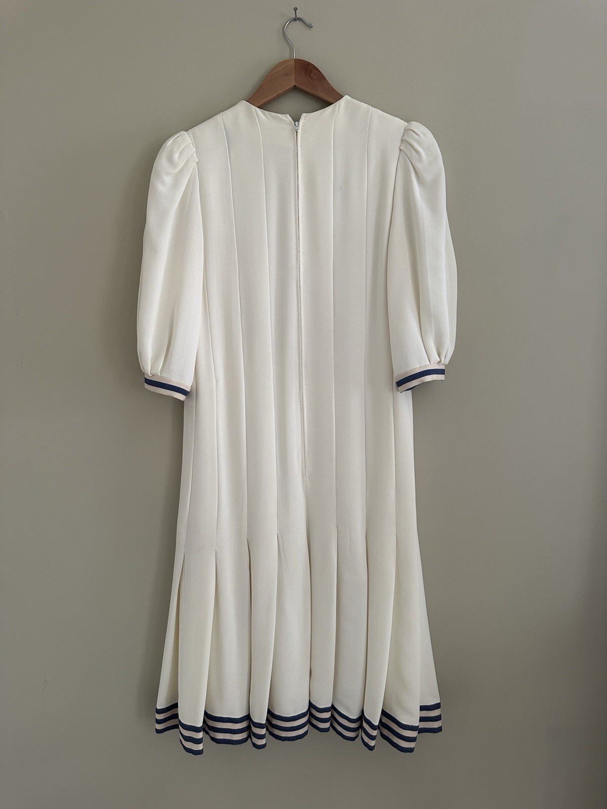 Gorgeous, Rare Vintage 80s Pauline Trigere Dress and Jacket Set Size 8