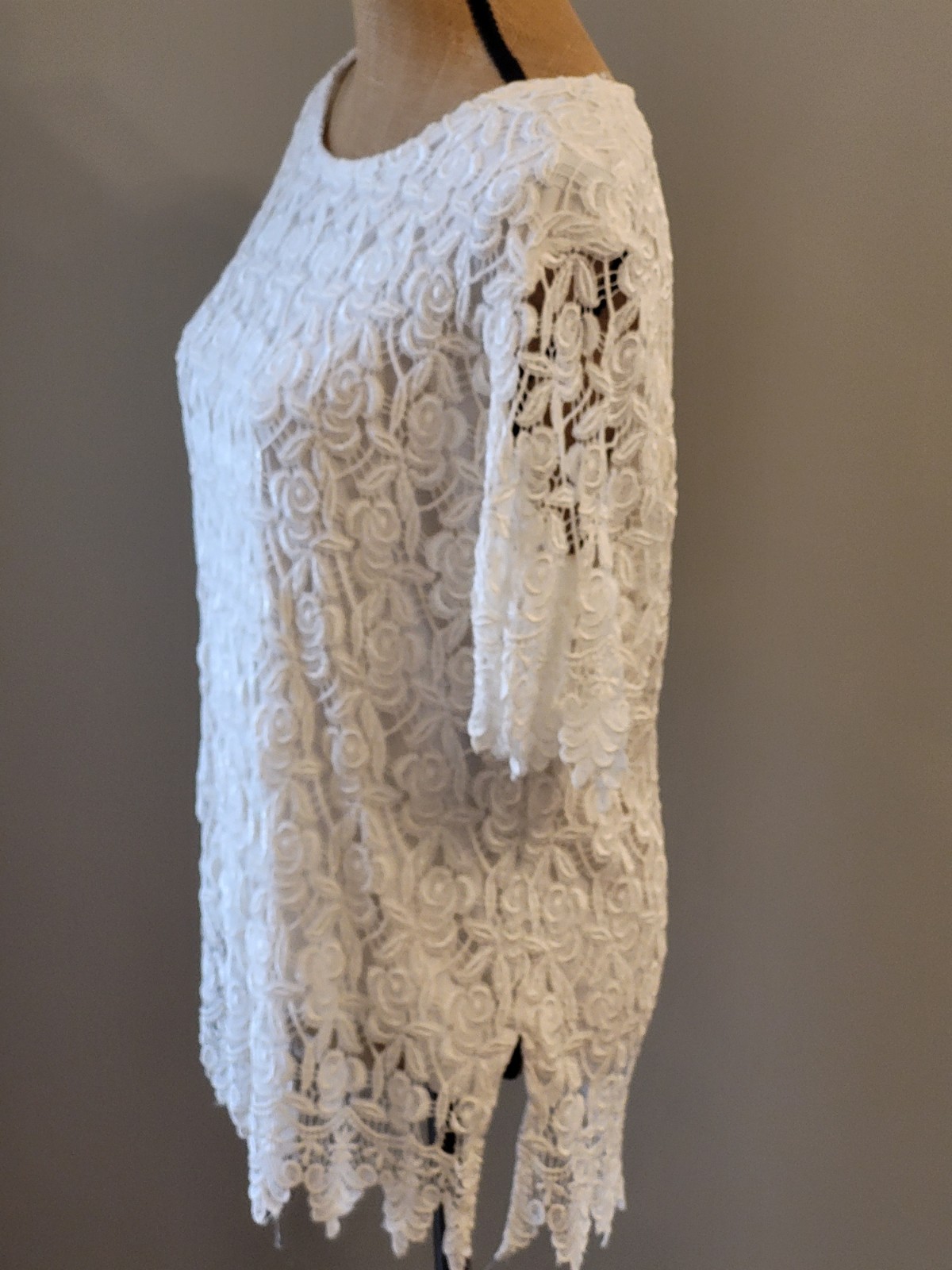 VeJaiz Vintage 80s Made In USA Large White Lined Lace Top