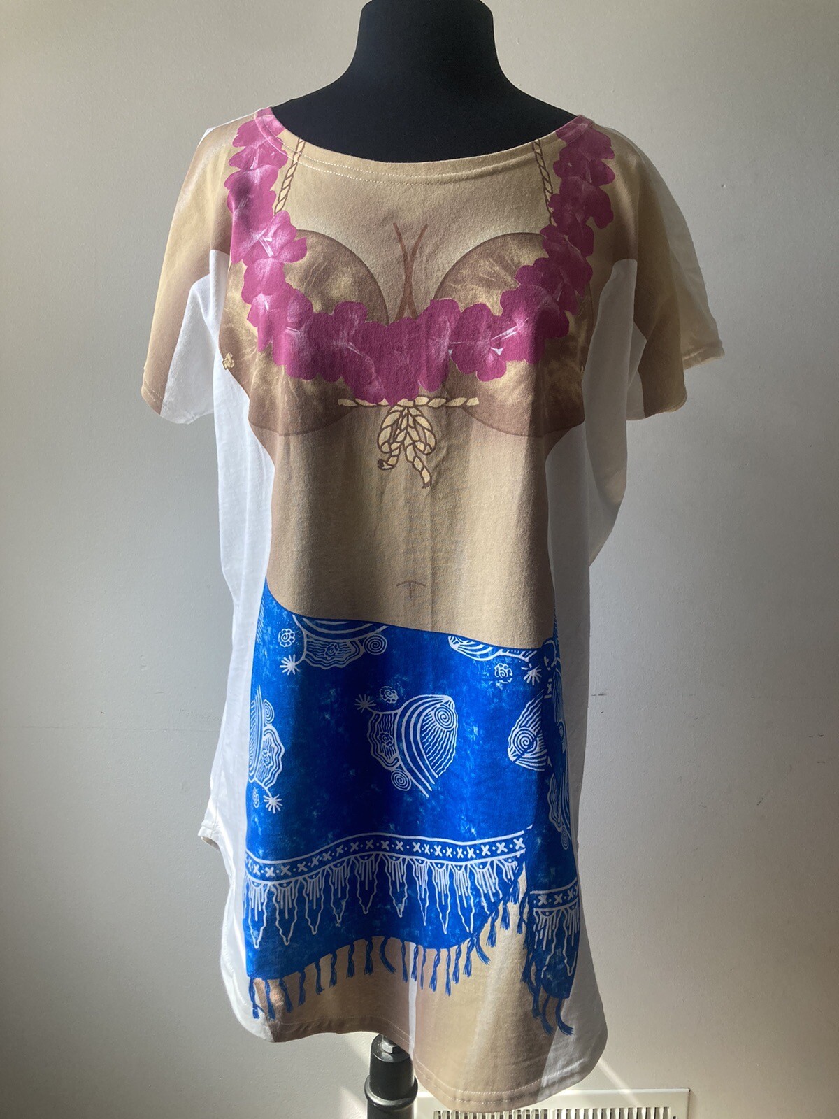 Fun2wear Fantasies Lingerie Short Sleeve Cover Up T-Shirt One Size Beach