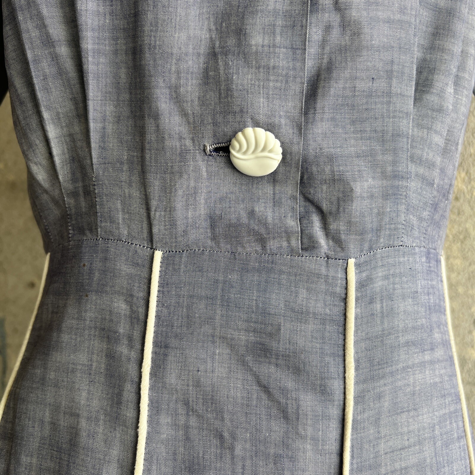 Vintage 1930s Blue Chambray Cotton Midi Dress Bust Pockets Shell Shaped Buttons