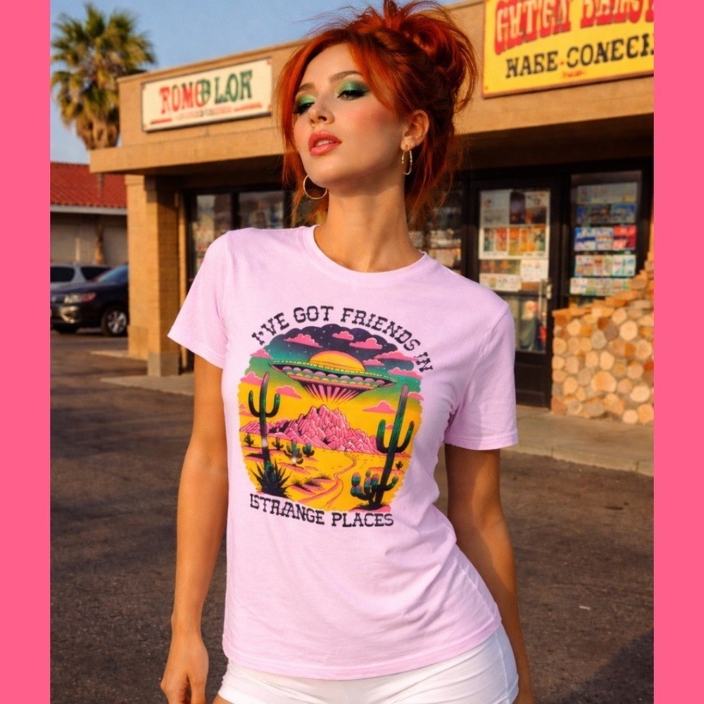 Retro SouthWestern Kitsch Indie Tee Ive Got Friends In Strange Places XL NWOT
