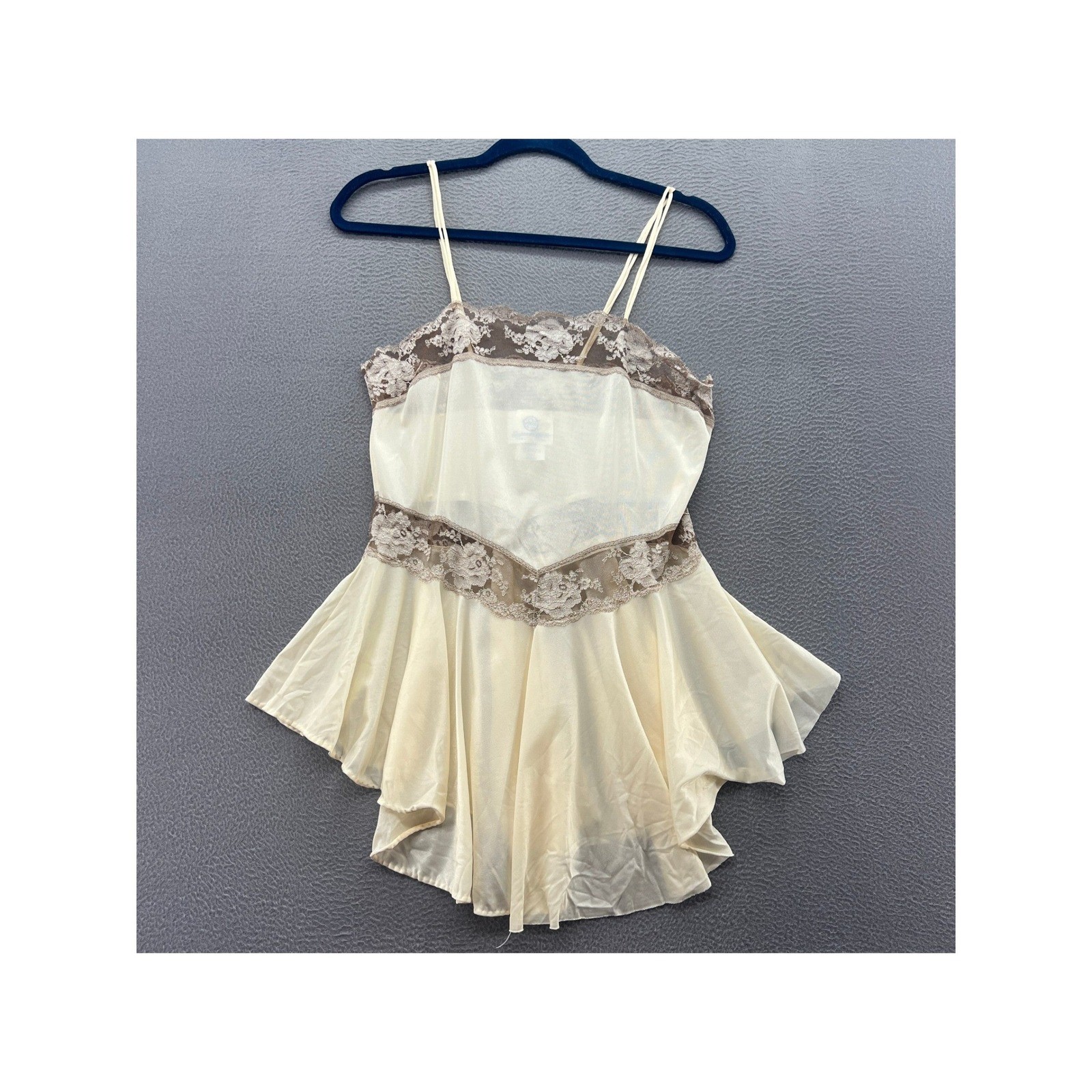 Vintage Undercover Wear Ivory Lace Trim Camisole Top Ruffle Hem Medium USA Made