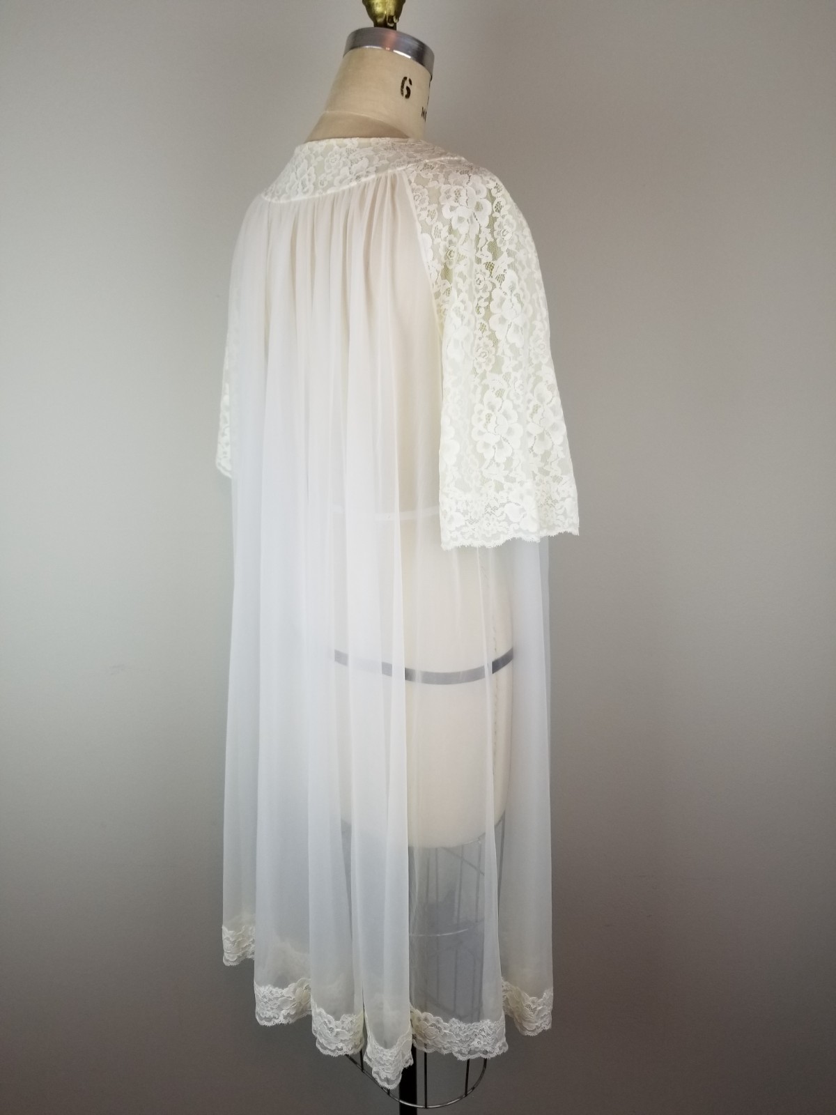 Vintage 1950’s Pale Cream Lace Trimmed Sheer Peignoir by Shadowline ~ Ladies Sm