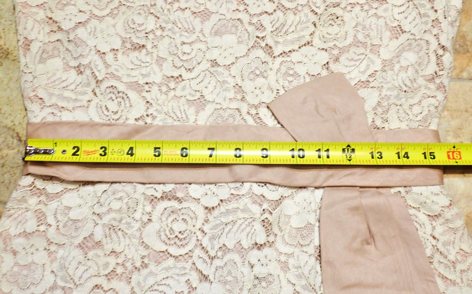 Vtg 1960s French Style Alencon Lace Sheath Cocktail Dress M Regal Zip Salmon Bow