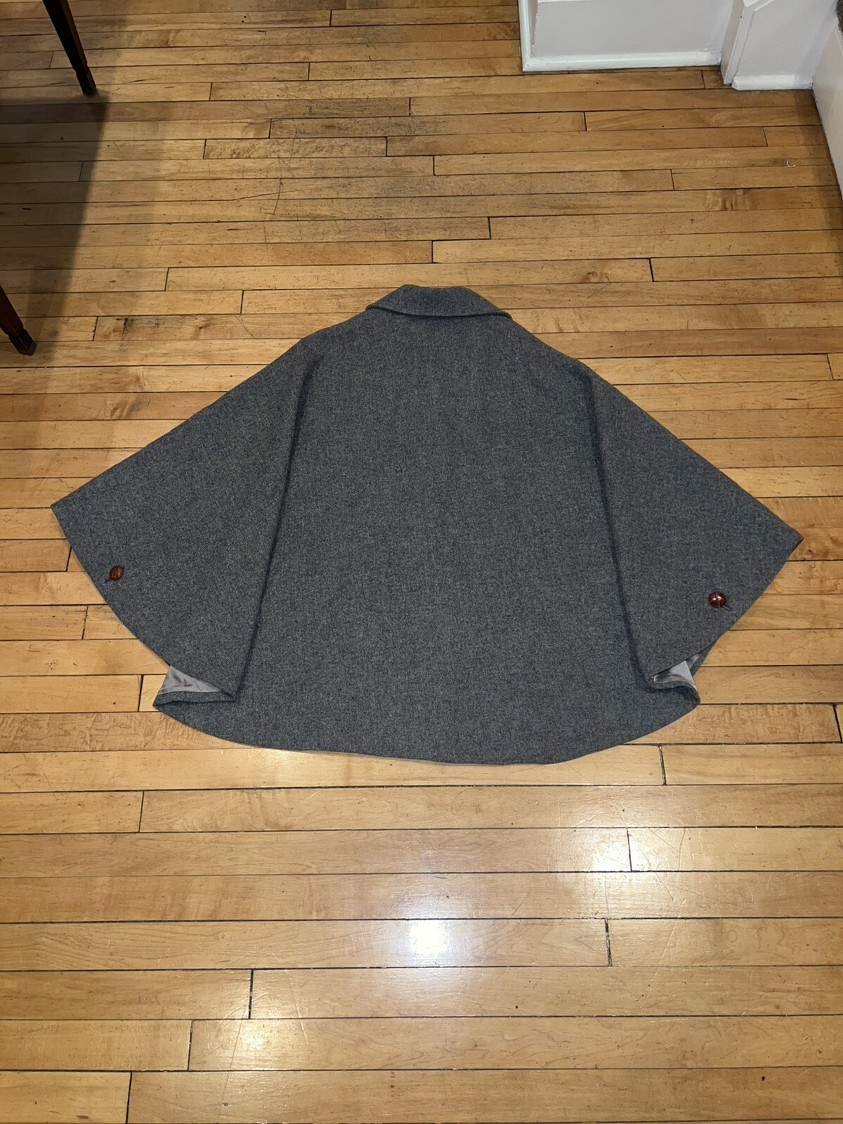 Vintage C.C. Filson Co Eddie Bauer Womens Cape Sz M 100% Virgin Wool Gray USA