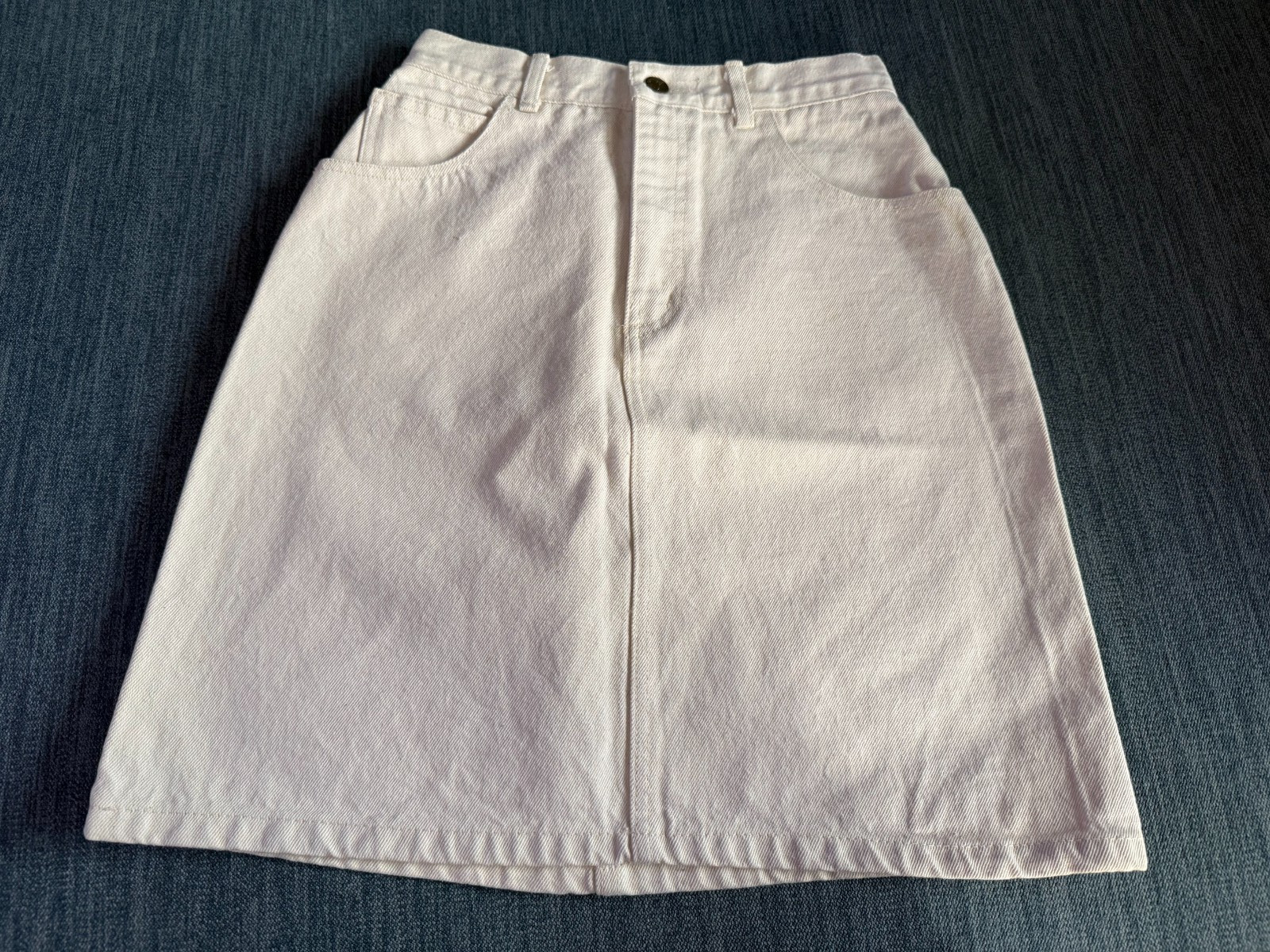 VTG GUESS Off White Denim Skirt 80s 100% Cotton sz 30 Waist 26″ Made in USA