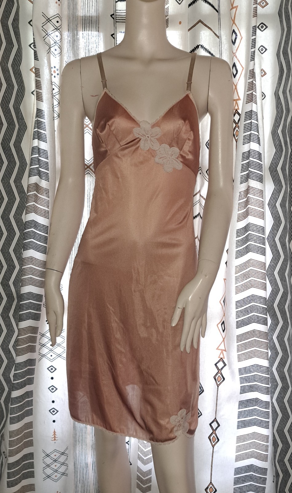 Vtg 70s Lorraine Pin Up Slip Dress 32 Golden Bronze Nylon Lace Floral Appliques