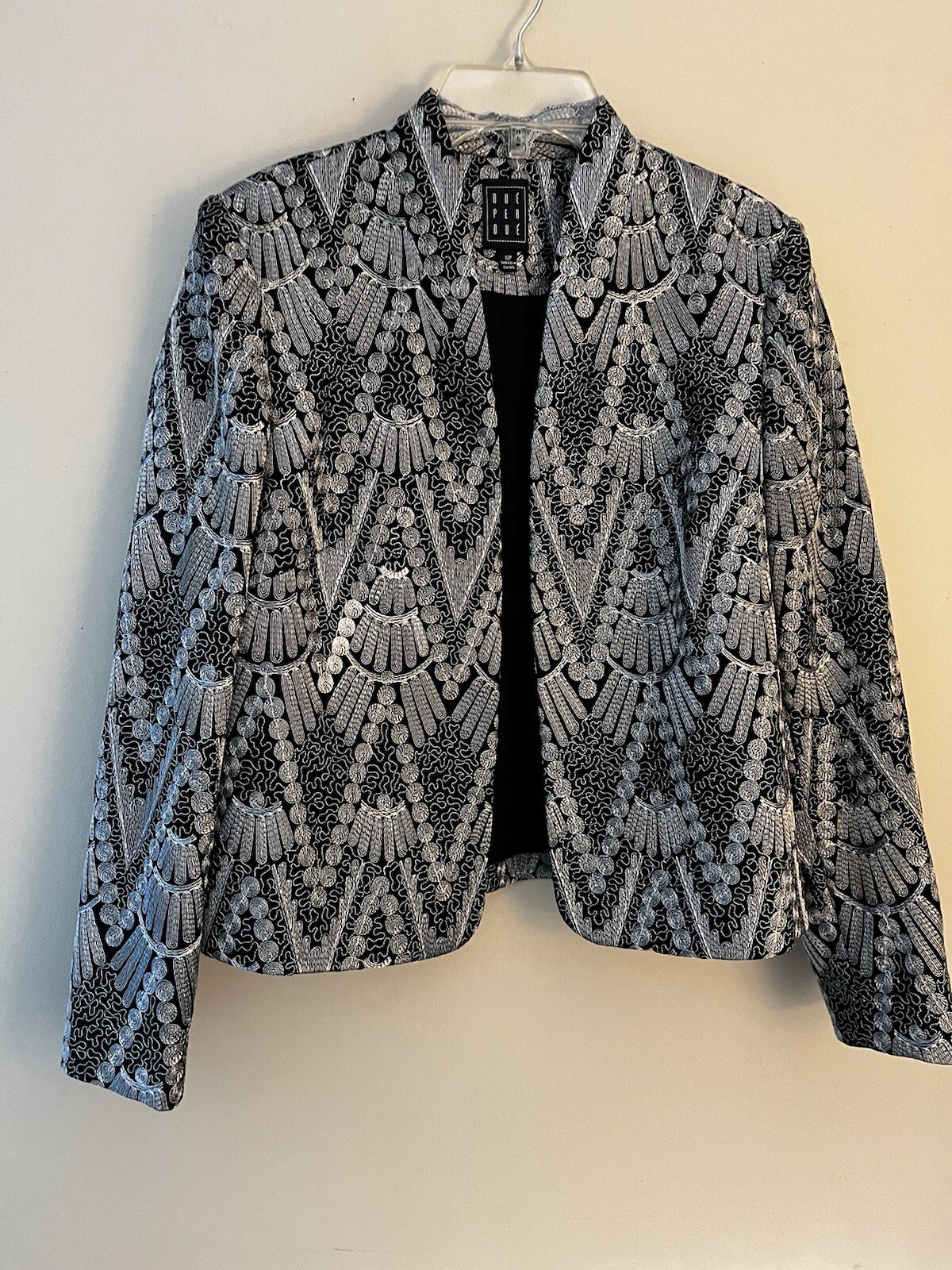 Due Per Due Jacket Size 10 Petite Black Embroidered Silver Threads Long Sleeve