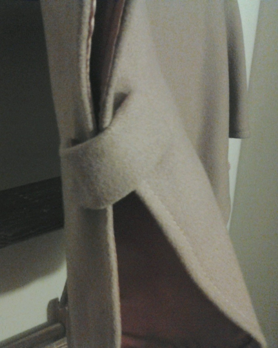 Women’s Vintage Short Camel (Beige Colored) Cape – Approx Size 6-10 ? Petite