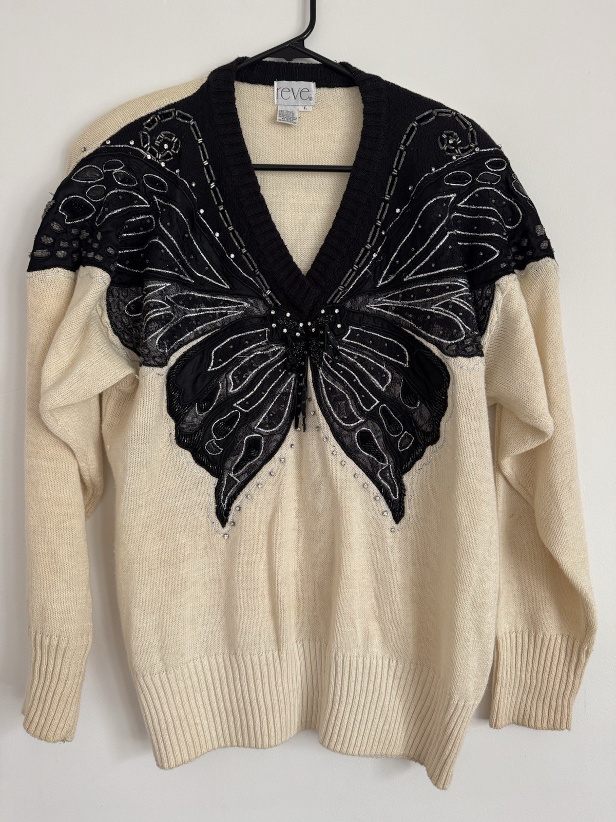 VTG EMINENT SWEATER „L” V-NECK SCHOULDER PADS BEADED BLACK BUTTERFLY