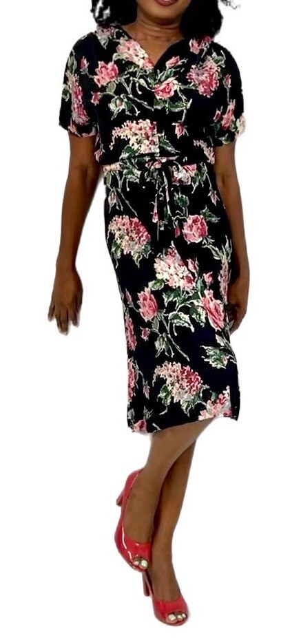 Famous Frocks VTG 1940s WW2 Black Rayon Floral Dress Pink Green Print Swing M