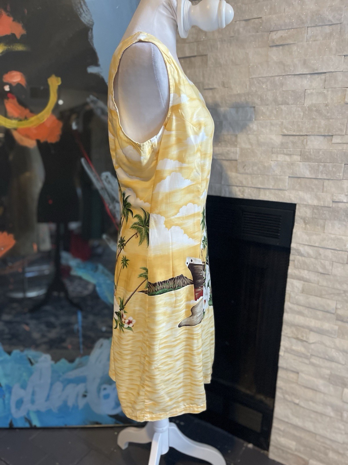 vintage hawaiian dress Yellow Hulu Dancers Size Medium Tropical Sun Dress