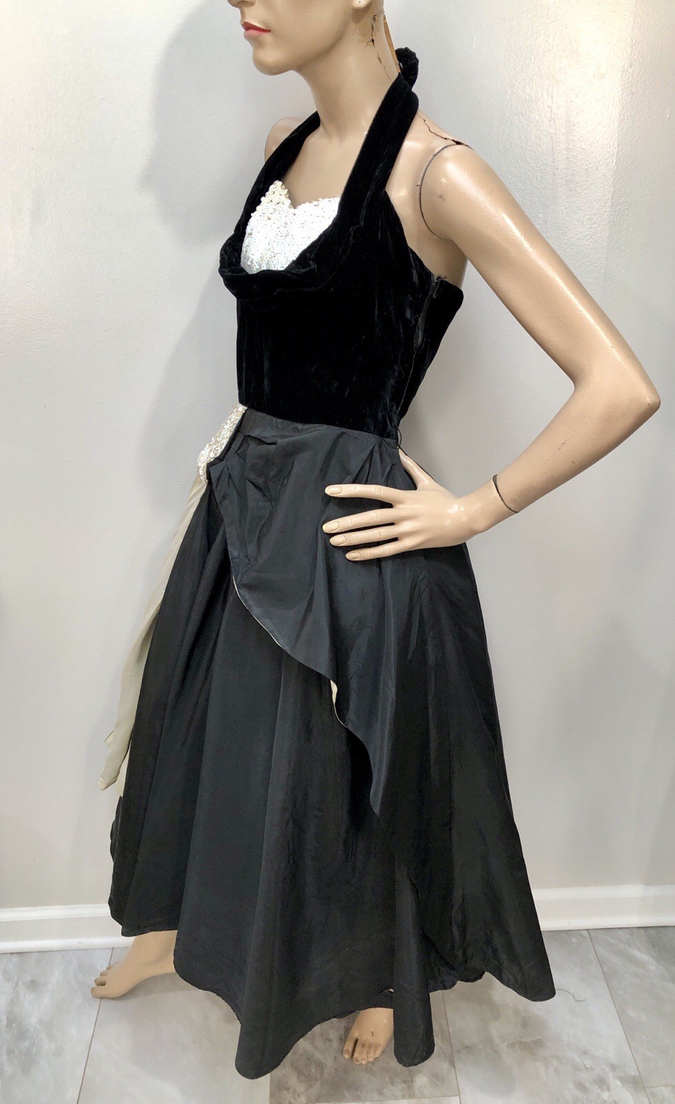 VTG 50s VELVET Sweetheart Iridescent Sequin Cascade PEPLUM COCKTAIL HALTER DRESS