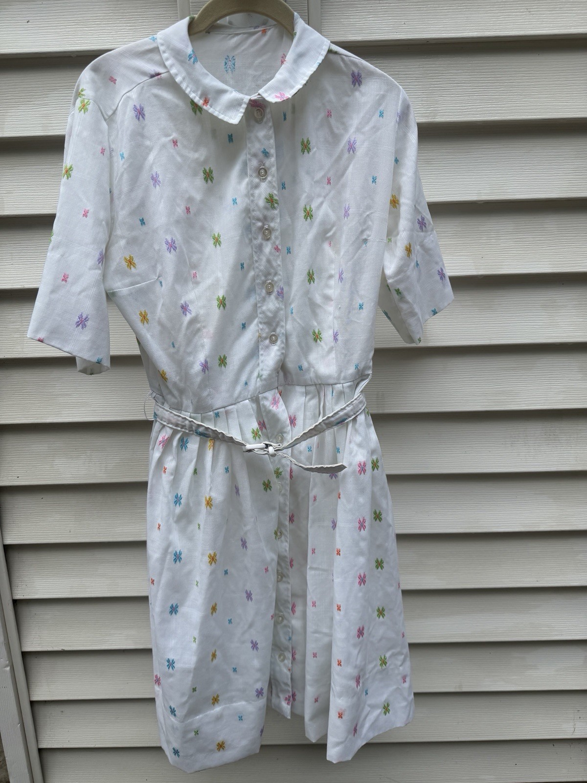 Vintage dress colorful flowers Button front handmade belted small retro mcm
