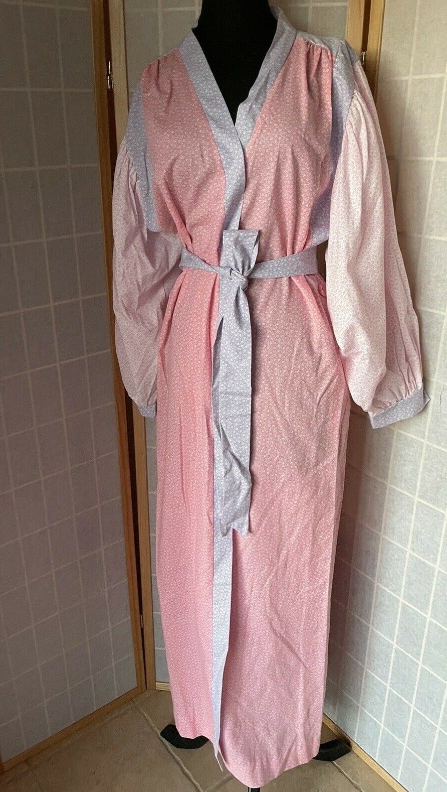 Neiman Marcus Periphery Loungewear Robe Lounging Pastel Colors Size L Rare!