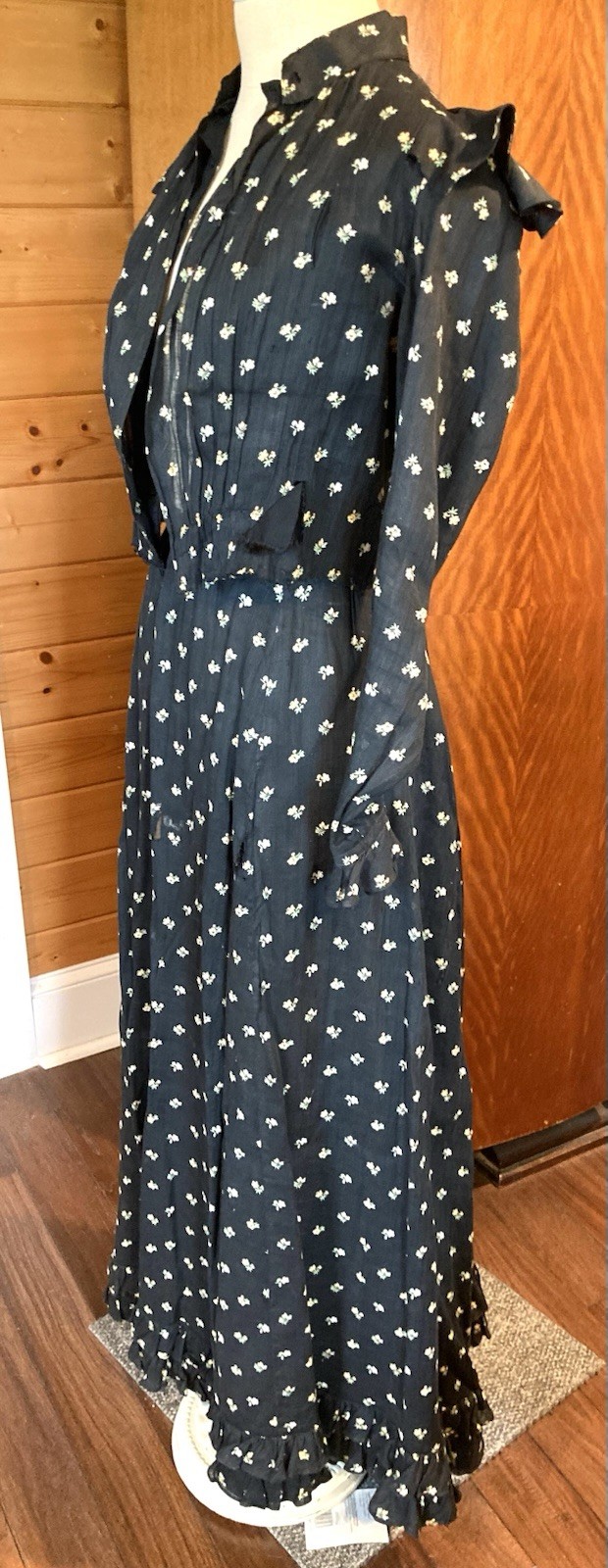 Vintage 1890s 1900s Victorian 2 pc dress print w little flowers