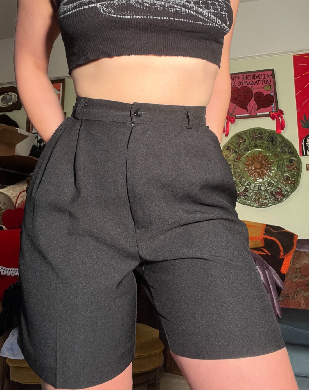 vintage 1980s W.L Sportswear High Waisted Black Shorts Pleated Preppy Goth 28W