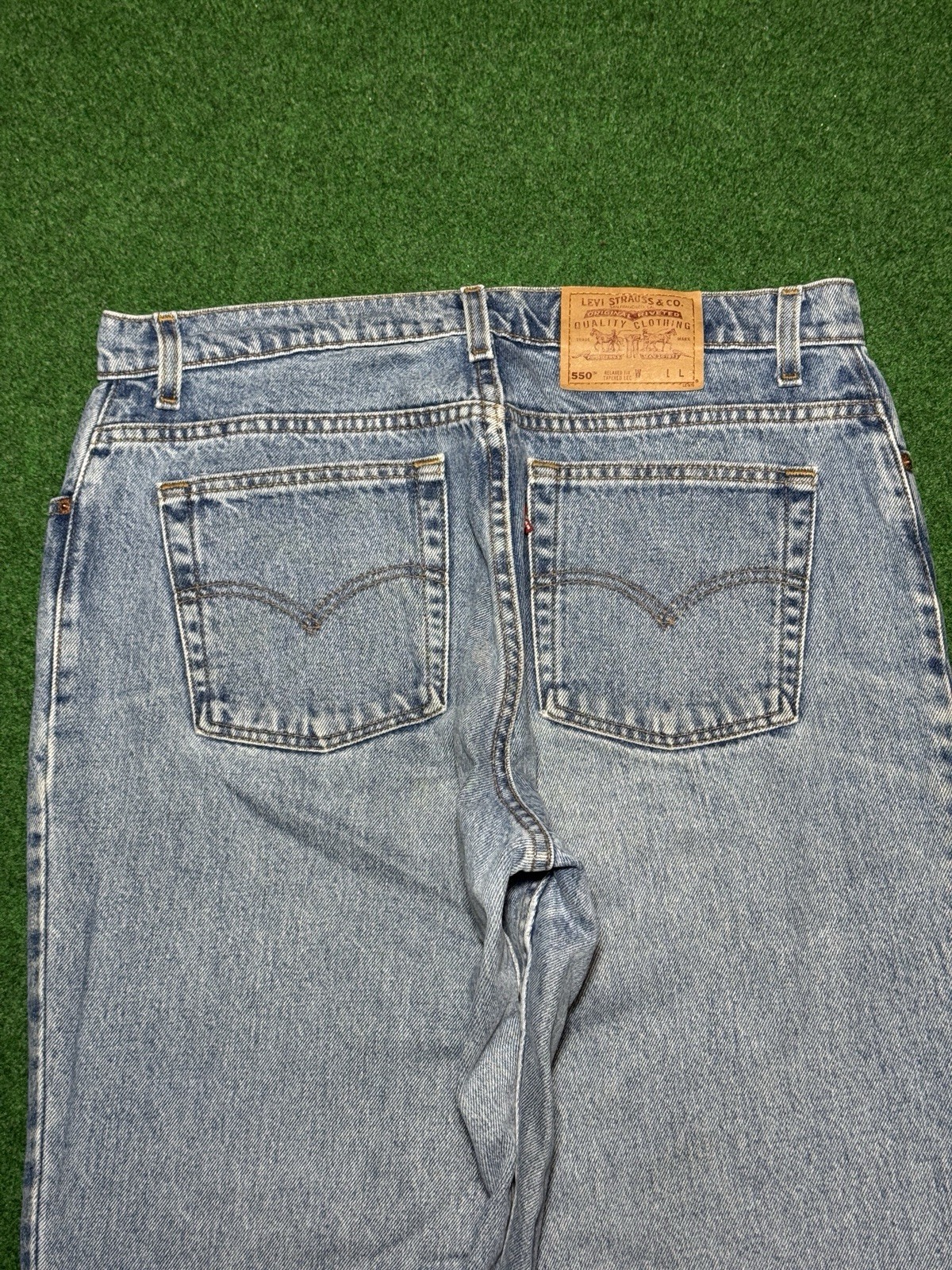 Levis 550 Womens 16 Vintage 90s Relaxed 35×32 Light Wash Wide Leg Tapered Jeans