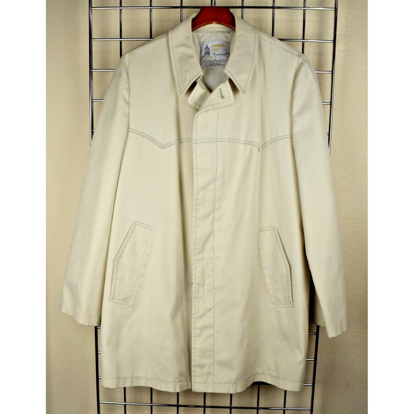 Vintage London Fog Car Coat Size 44 Reg 34″ Long 70s Pale Beige Lined Short Coat