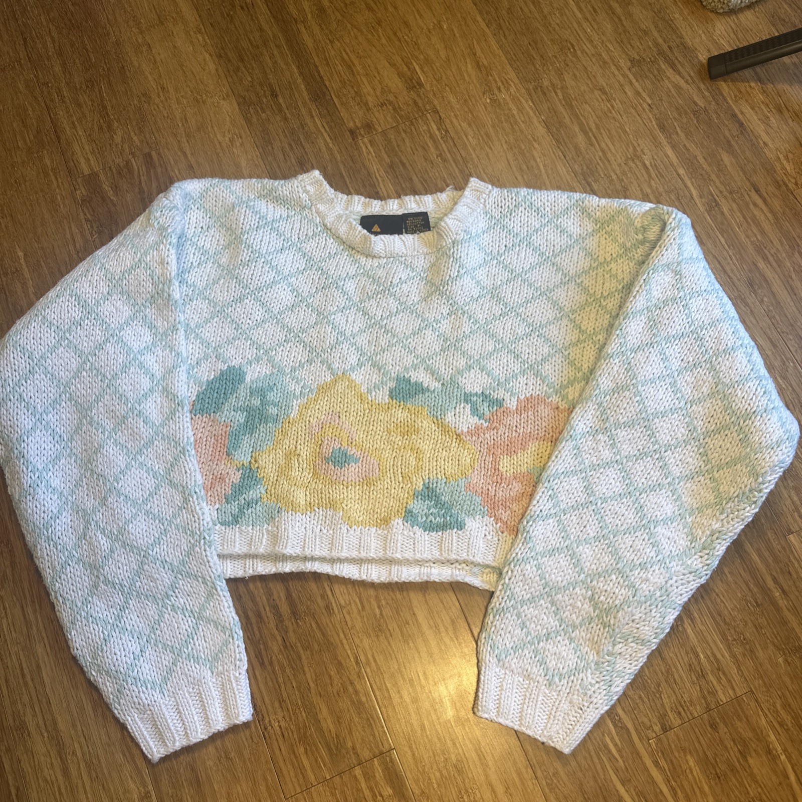 Vintage 1980s Liz Sport Petites Crop Pastel Sweater Small