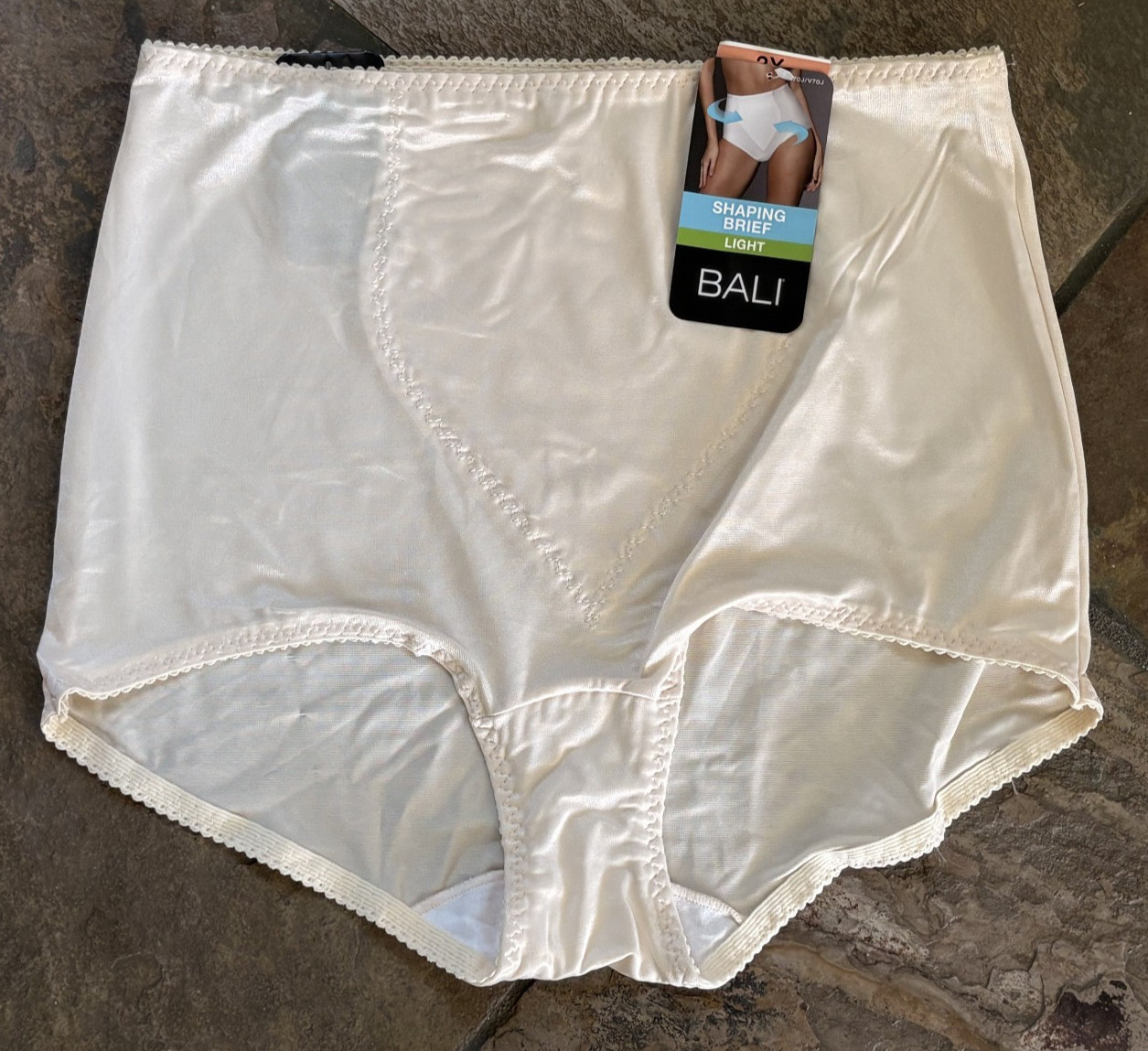 BALI 10/3XL Ivory Light Essentials Shaping tummy Panel Brief Panties #8700 NWT