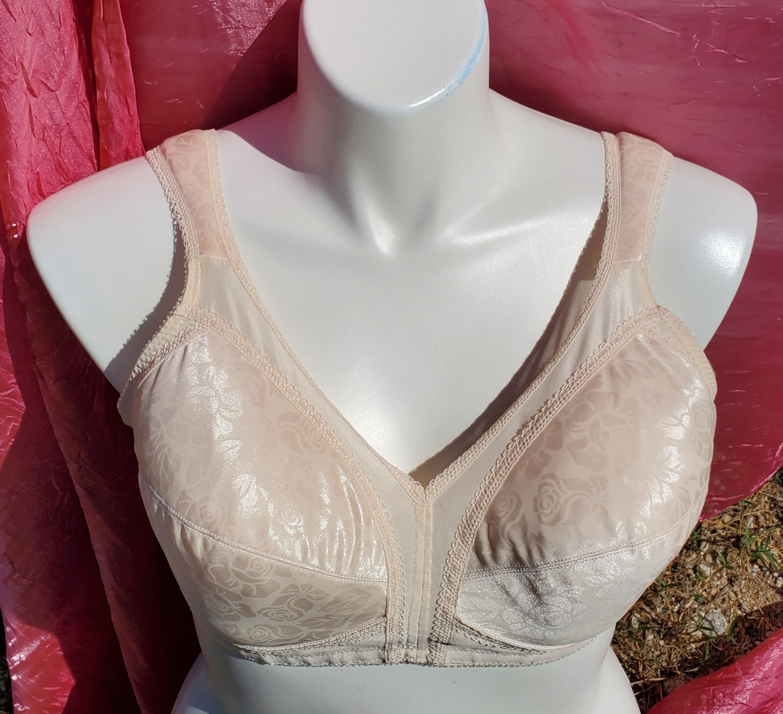 Playtex Bra Size 44B Beige Silky Lace Sexy Sissy Pin-up Crossdress Y2K