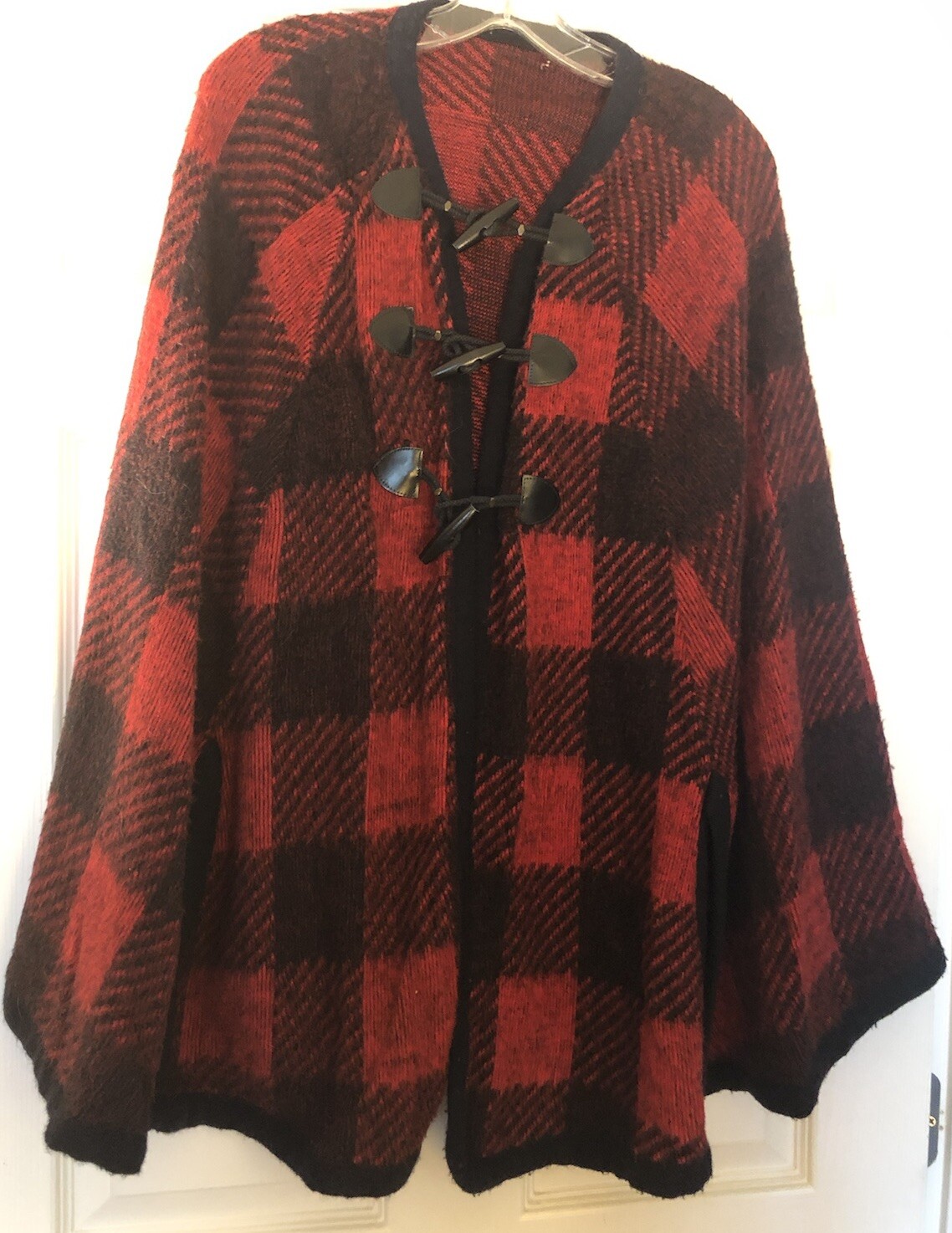 Womens Vintage Buffalo Check Capelet