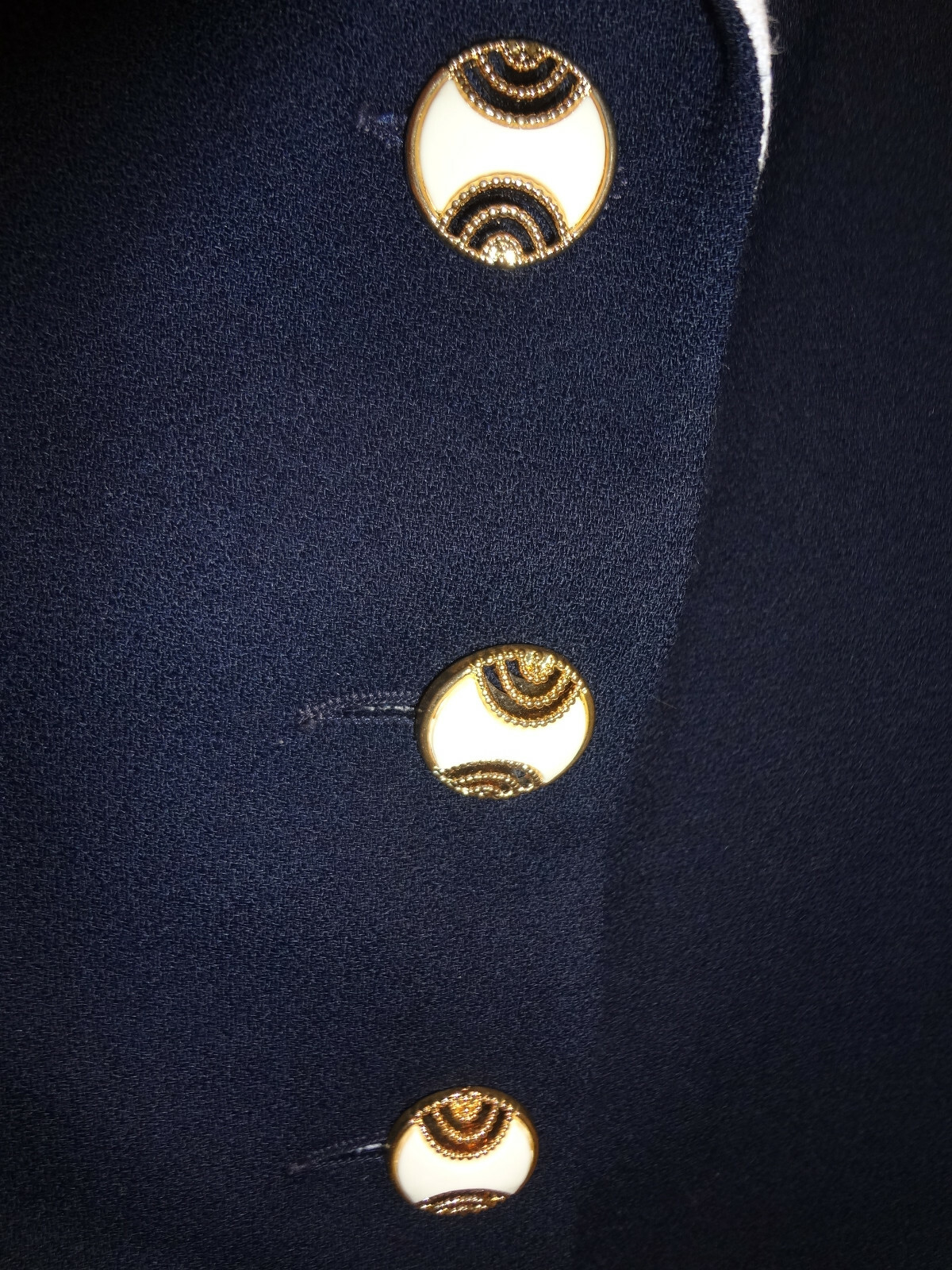 Vintage 1980’s „Sara Roberts” Designer Navy and Cream Blazer with Gold Detail 12