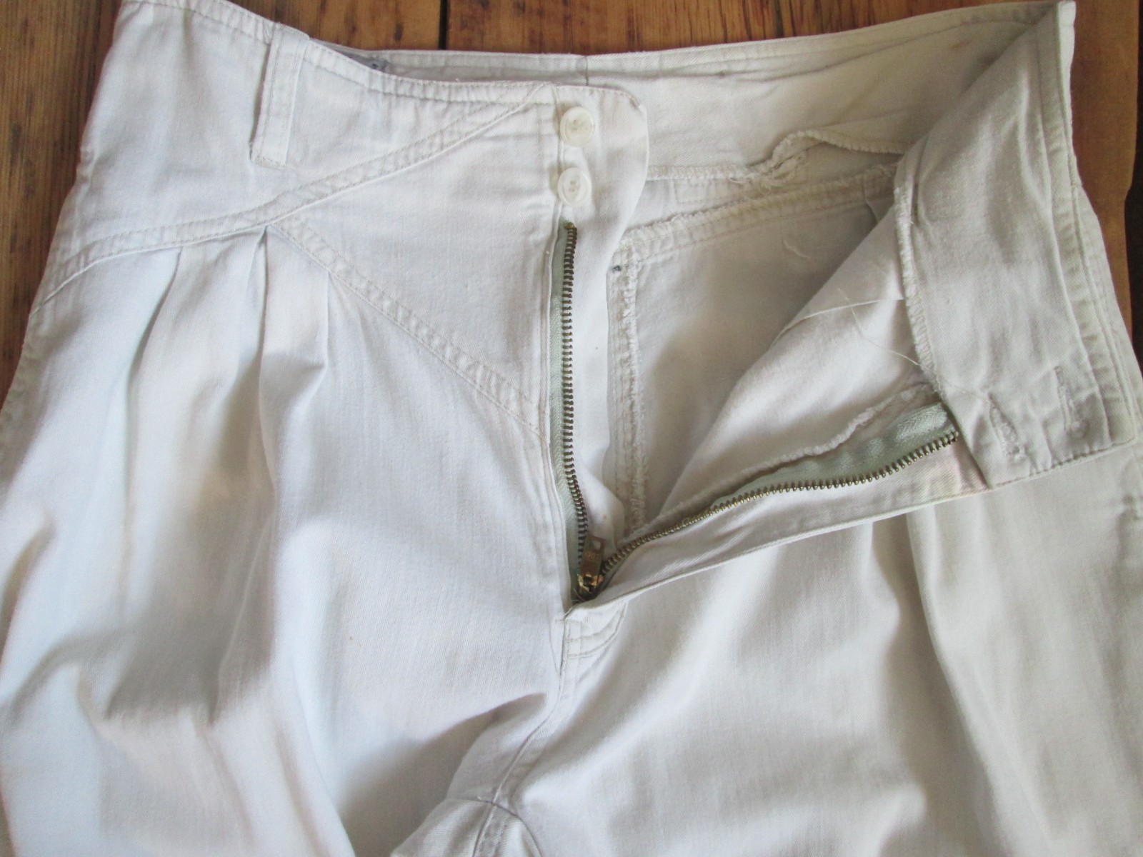Vintage Zeppelin 80s 90s Pants 30×30 White Pleated High Waist Tapered Paper Bag