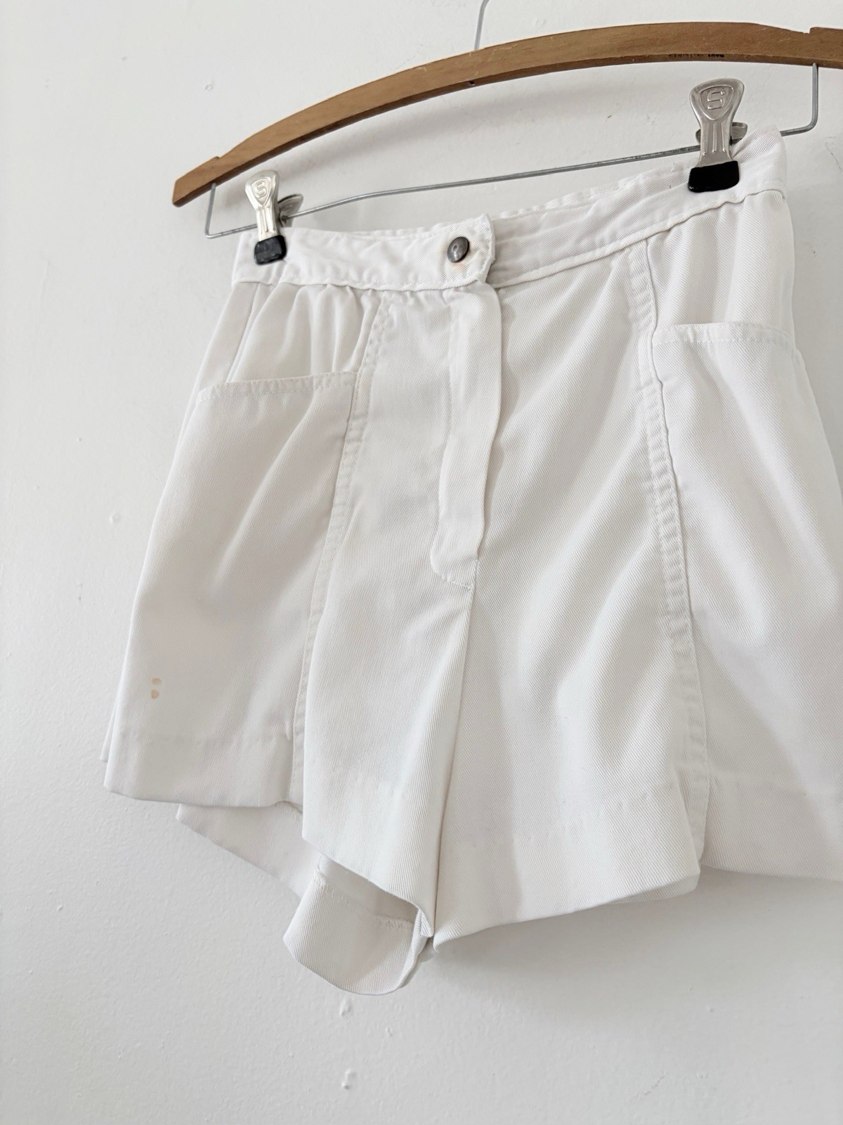 1970s Court Casuals High Waist White Tennis Skort Shorts Stretch Twill Patina 24