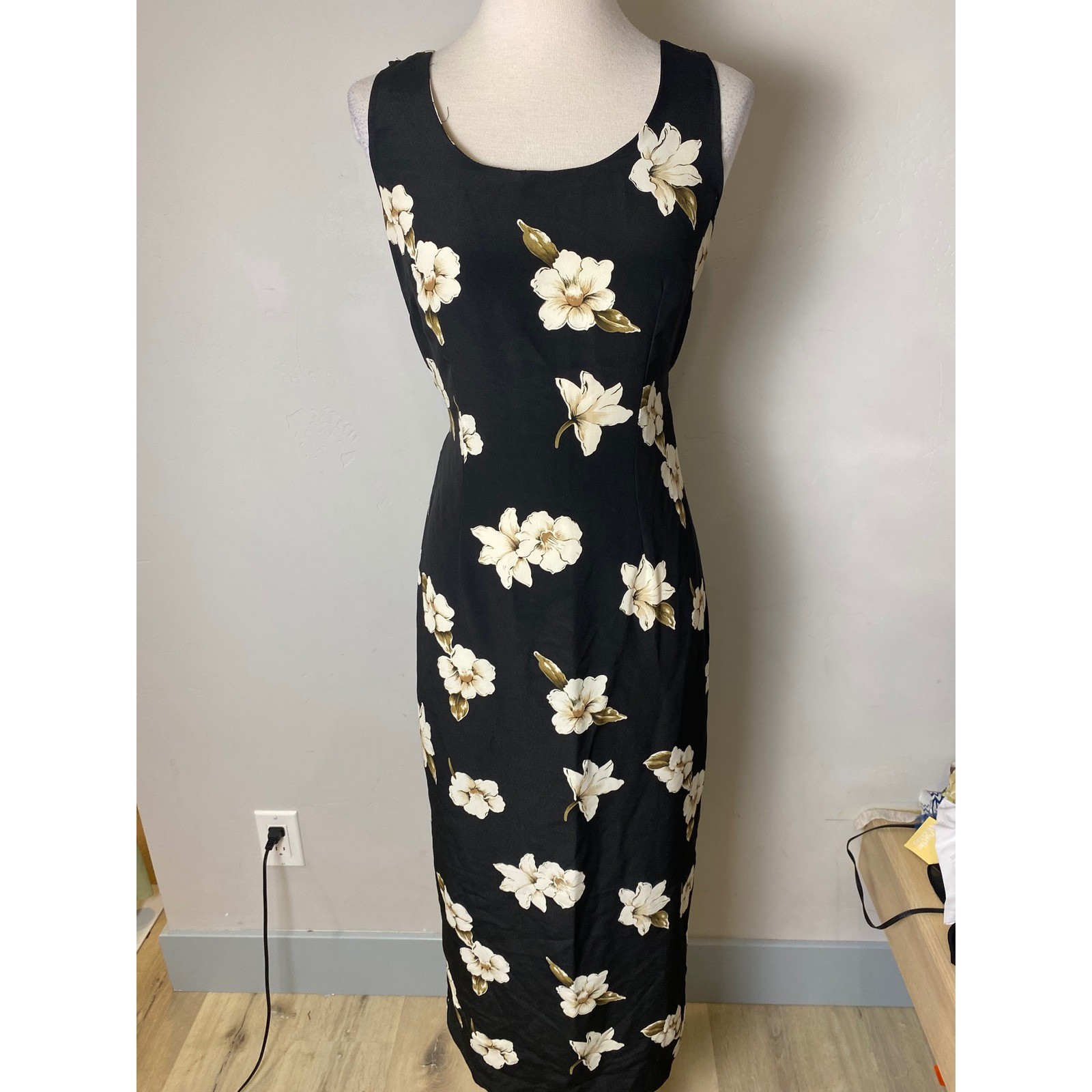 Vintage 90’s Envy Womens Black Floral Lily Print Sleeveless Maxi Dress Tie