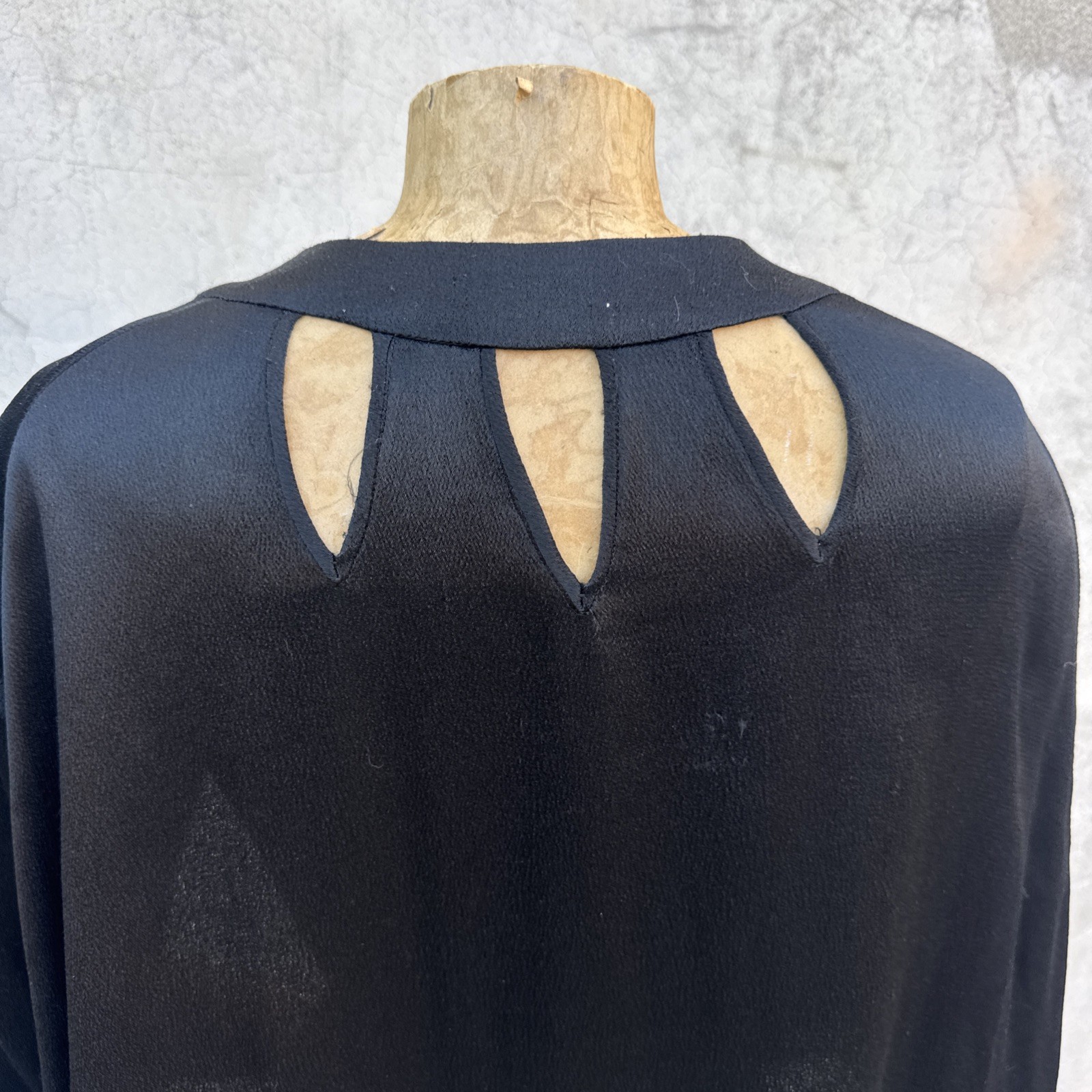Vintage 1930s Black Silk & Grey Fur Capelet Keyhole Back Art Deco Dress Cape