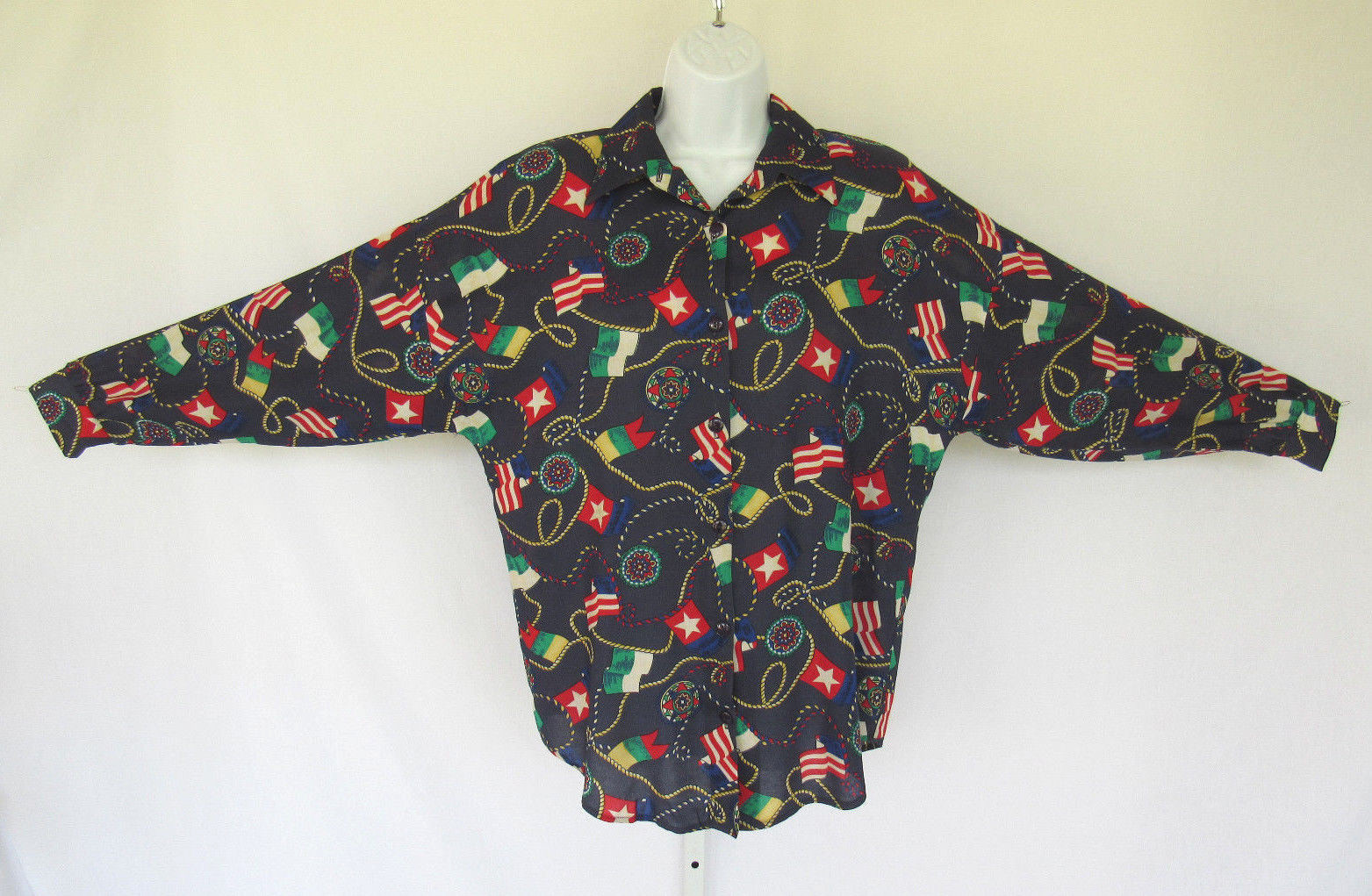 VINTAGE 1980s 90s GEMILLI BLOUSE SHIRT SIZE MEDIUM FLAGS BLUE 100% RAYON