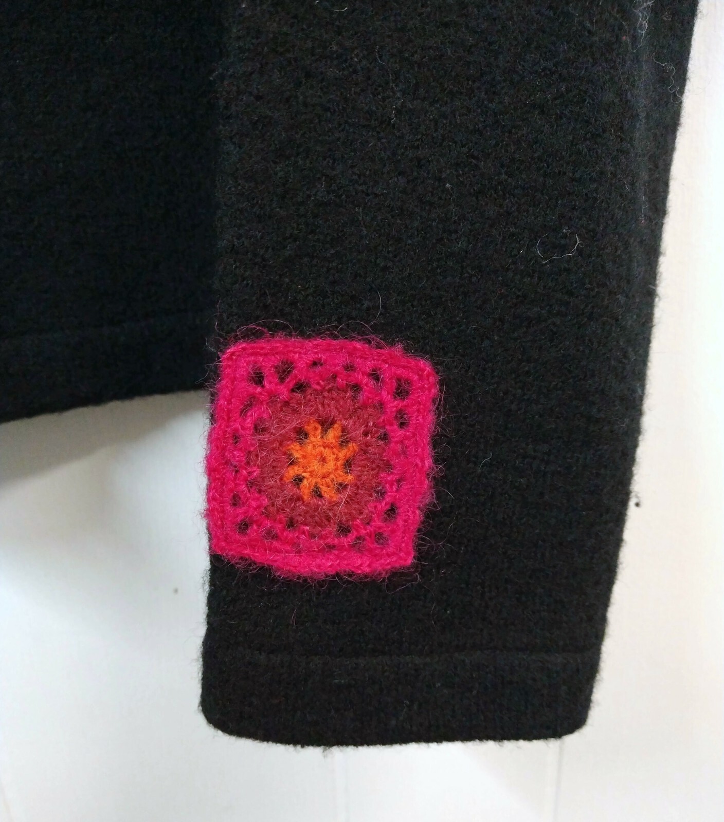 VTG Catherine Stewart WM S Wool Cardigan Black with Crocheted Red Squares Collar
