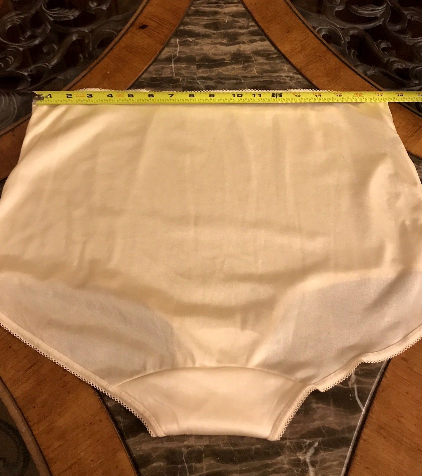 Vintage PANTIES Nylon Beige Granny Brief BE FREE 1980s Sissy 40″ Hips, Sz 8