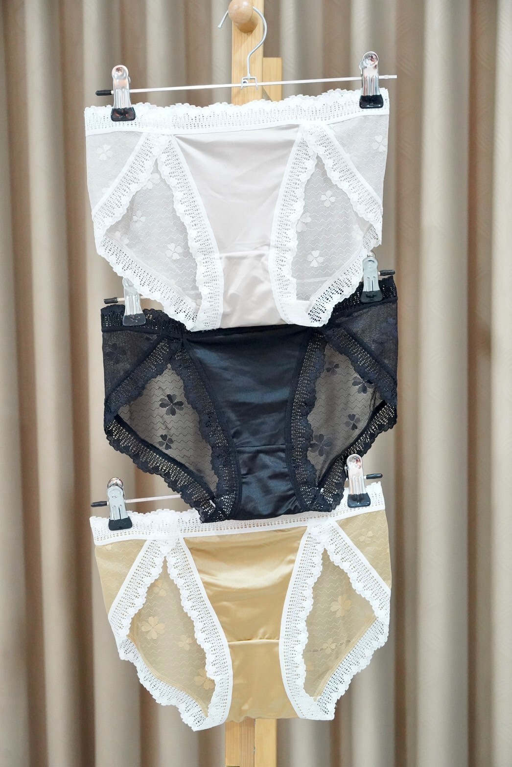 Lot of 3 Sissy Nylon Spandex Panties Sheer Smooth Lace Bikini Hips 32-38″