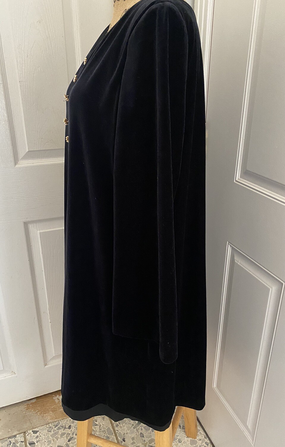 Vintage Filigree LTD Black Velvet Dress Pearl & Rhinestone Flower Buttons Sz 18