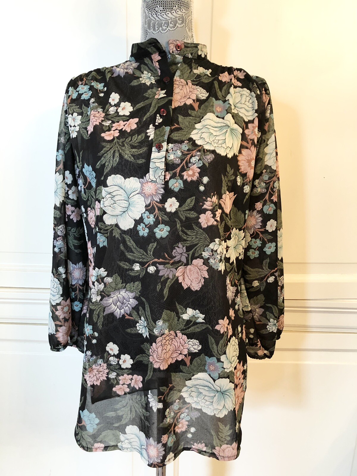 Vintage Womens Sheer Floral Shirt Top Bolts Brand Size Large