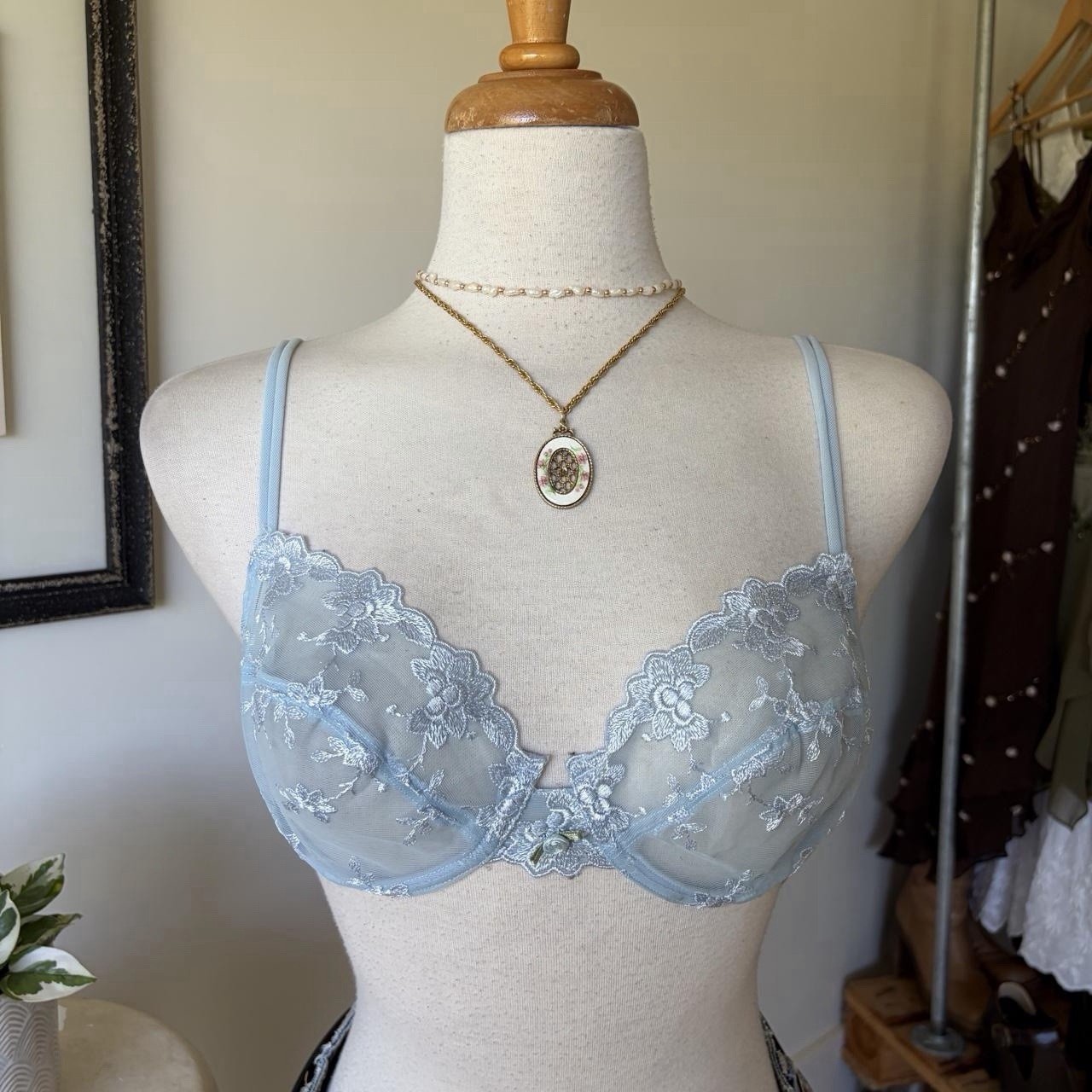 VTG 80s Baby Blue Floral Lace Bra 34B