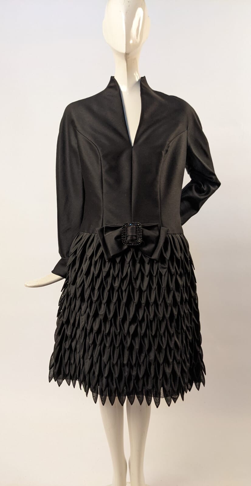 SHARP STYLED CUSTOM MADE 1970’S COCKTAIL DRESS W LEAF PATTERN SKIRT