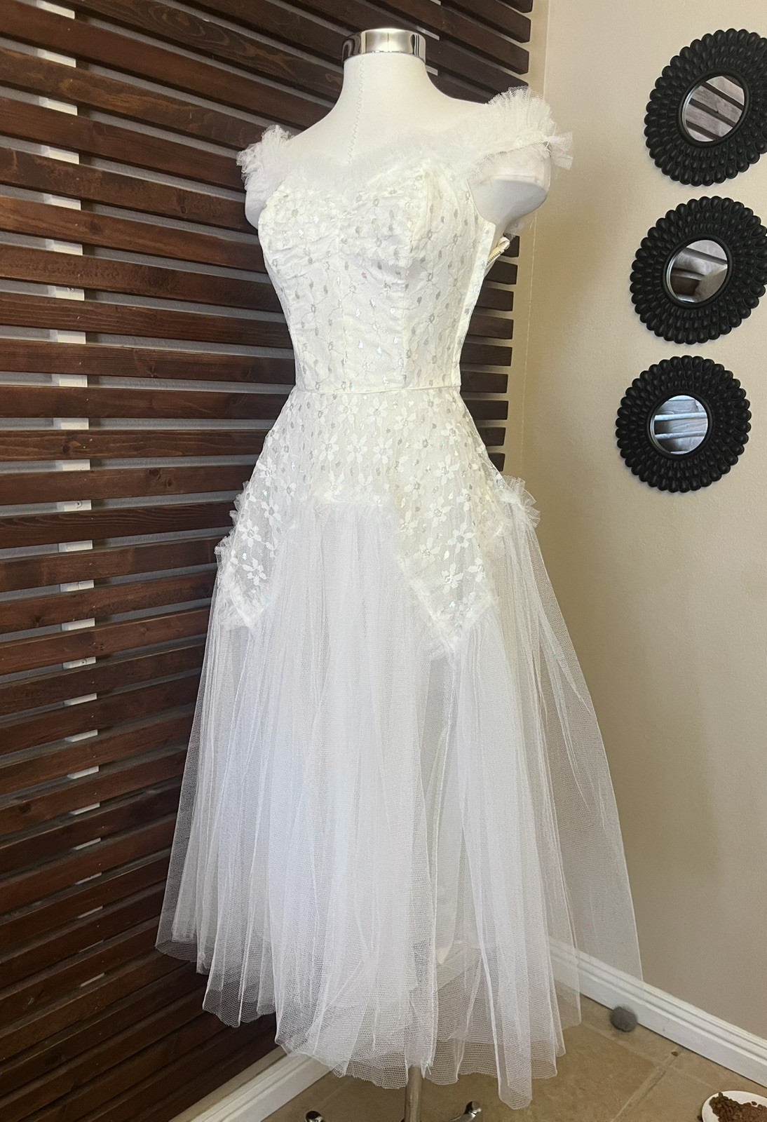 1950s Vintage White & Metallic Silver Tulle Layered Prom Wedding Dress Gown
